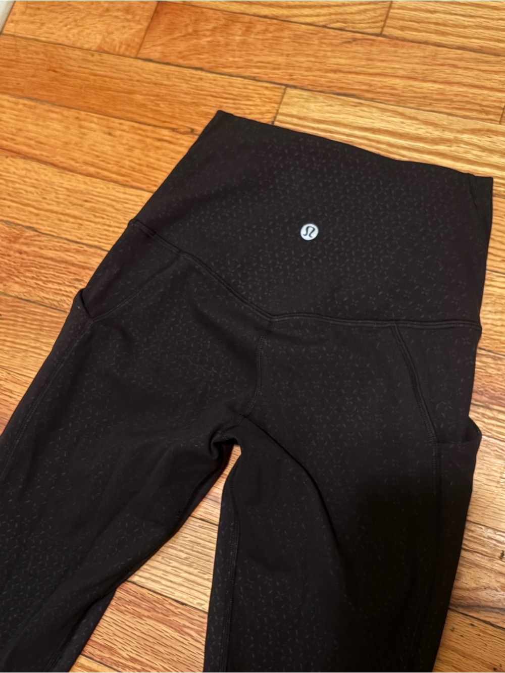Lululemon Align High-Rise Pant with Pockets 25"
Gradiate Geo Emboss Black